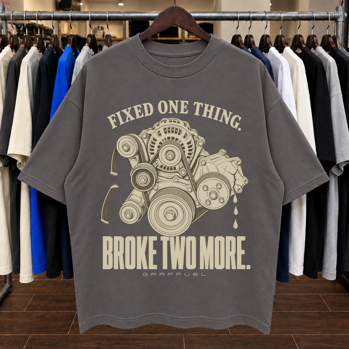 ARREGLÉ UNA COSA. ROMPÍ DOS MÁS. - Camiseta Oversized