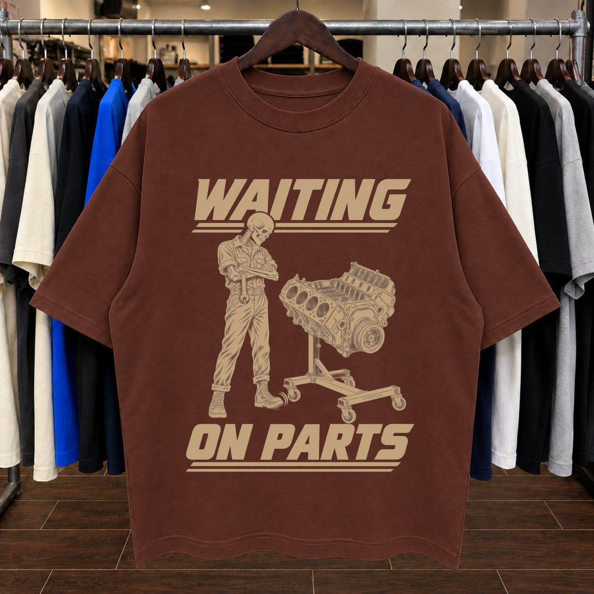 ESPERANDO REPUESTOS PARA MI V8 - Camiseta Oversized