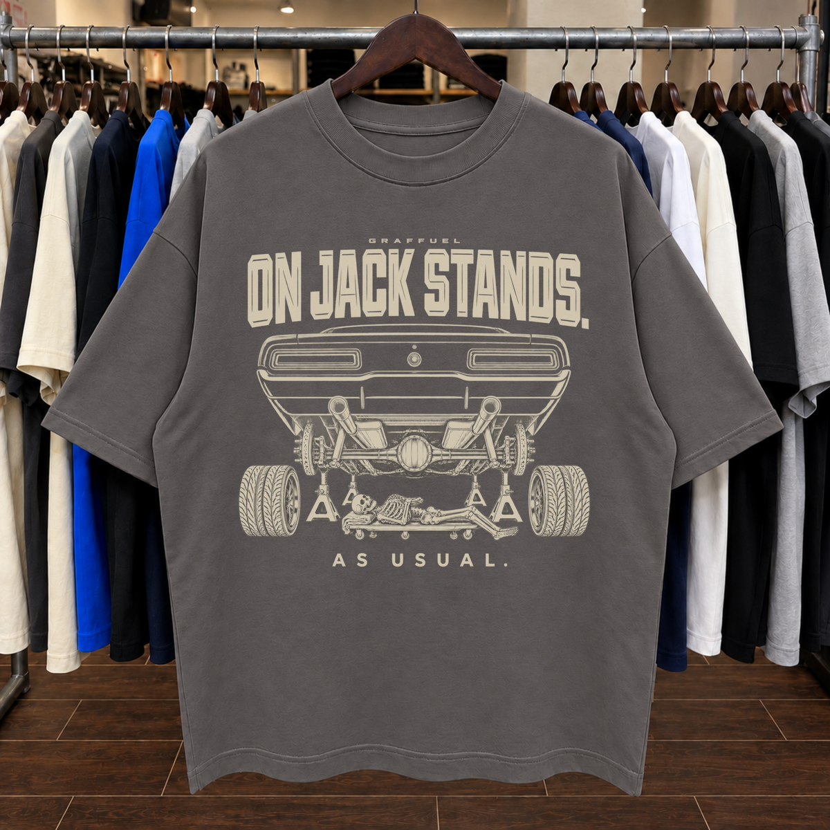 EN CABALLETES. COMO DE COSTUMBRE. - Camiseta Oversize