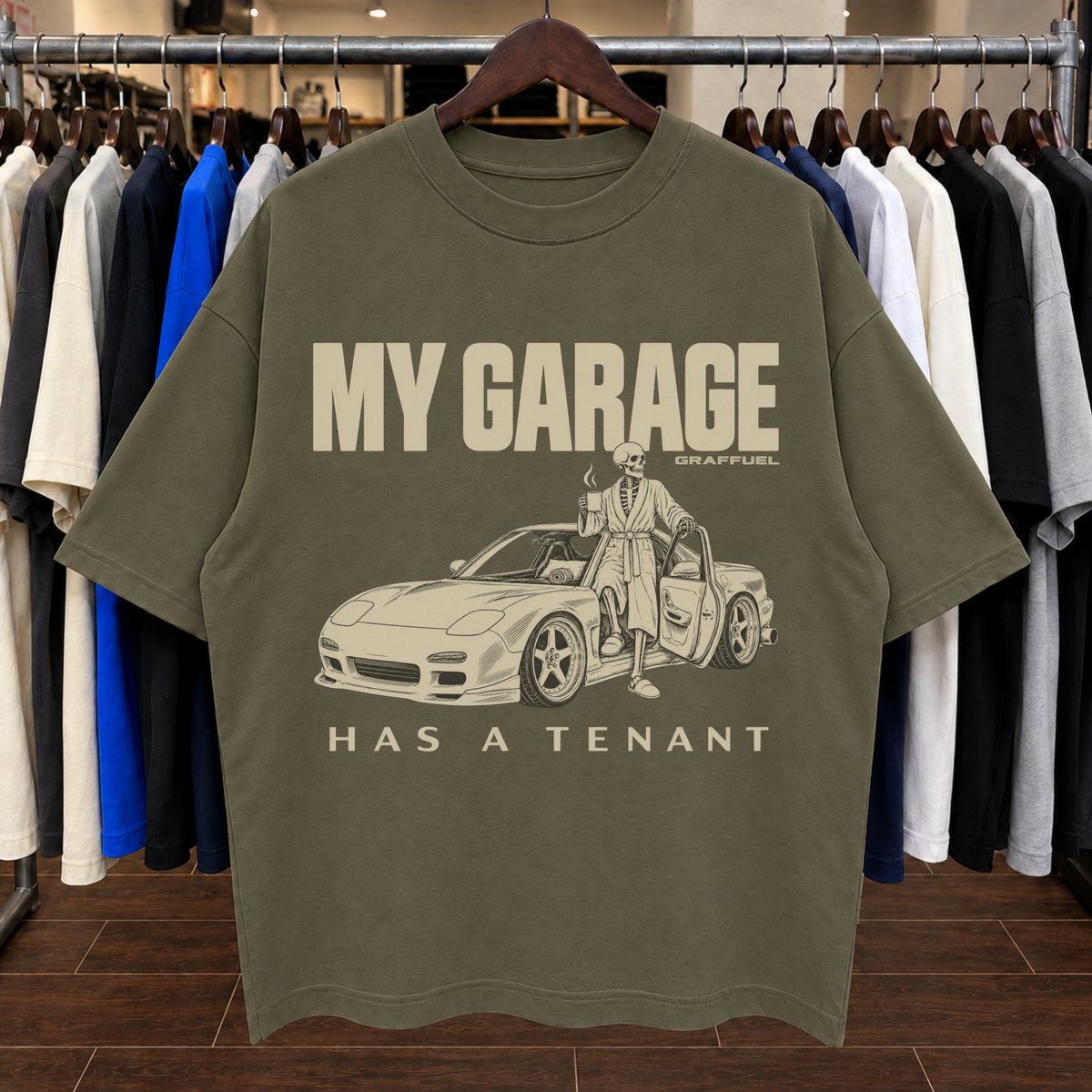 MI GARAJE TIENE UN INQUILINO. - Camiseta Oversized