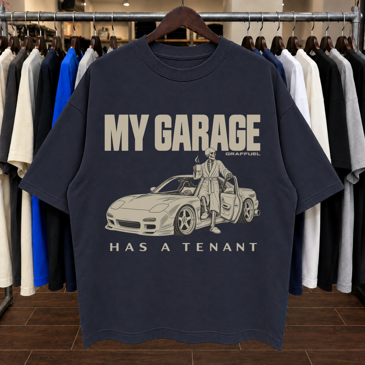 MI GARAJE TIENE UN INQUILINO. - Camiseta Oversized